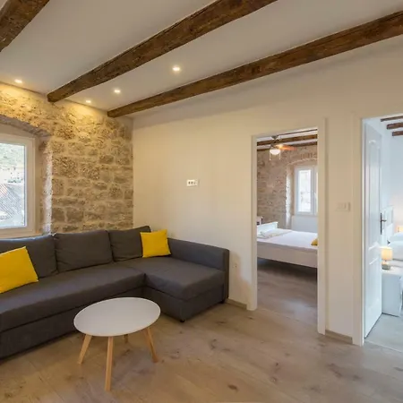 Apartman Central Stone House *