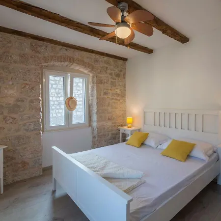 Apartman Central Stone House Komiža