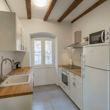 Apartman Central Stone House