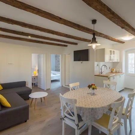 Apartman Central Stone House