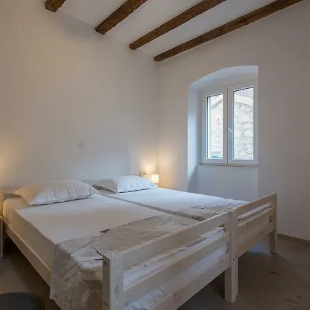 Central Stone House Komiža
